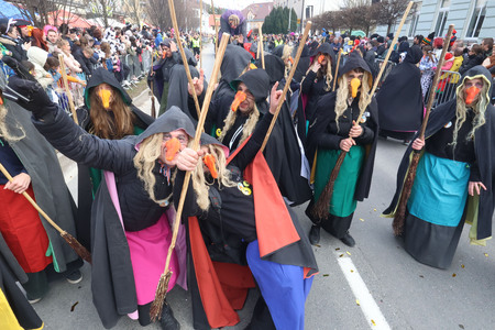 ZLATA POROKA PUSTNI KARNEVAL 89 FOTO LJUBO VUKELIČ